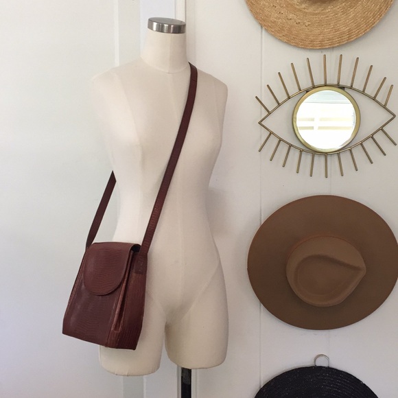 SAKS FIFTH AVENUE - Picture 1 of 6